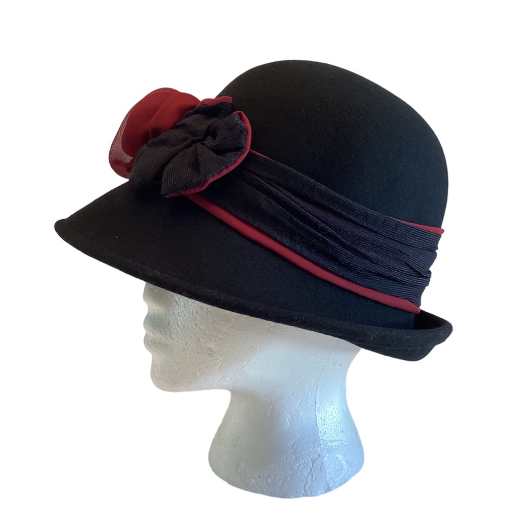 John Callahan felted wool cloche hat with bow and flower trim - Picture 2 of 8